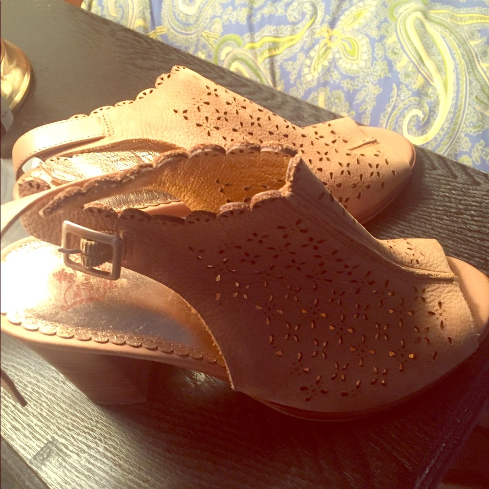 Leather sandals size 61/2